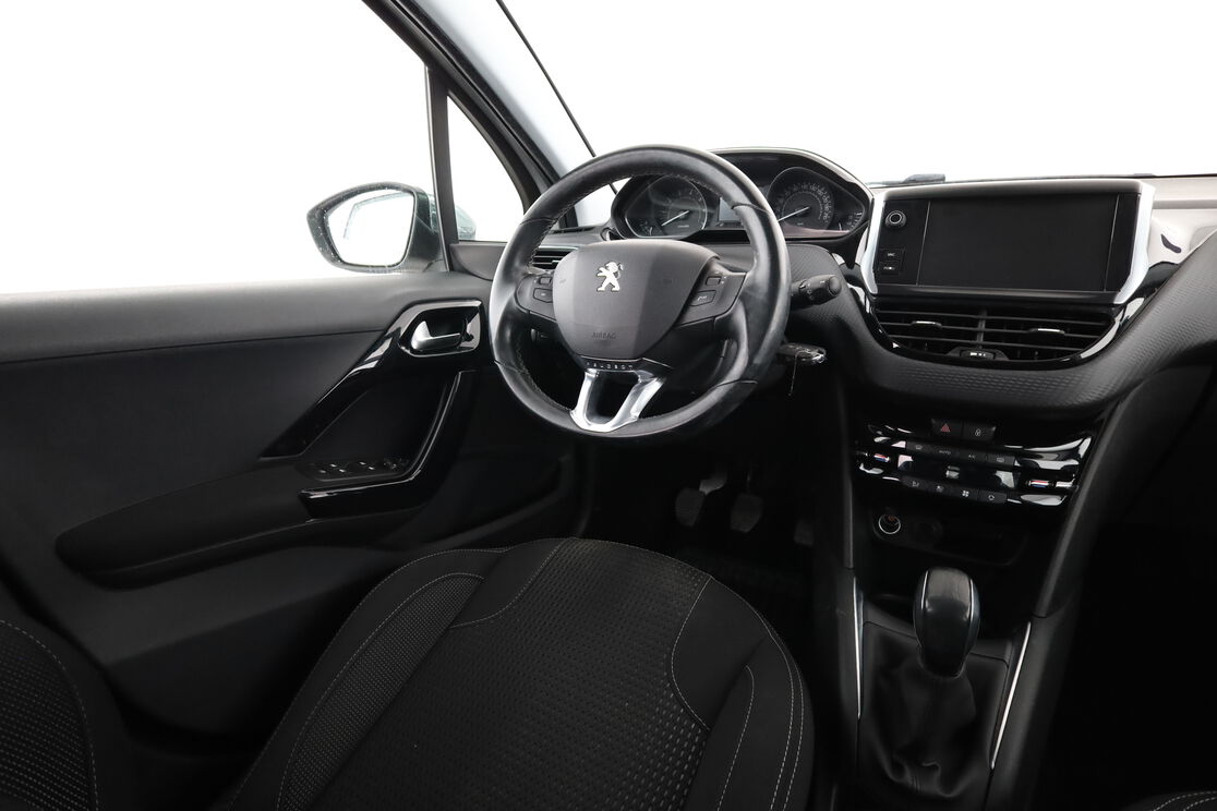 Peugeot 208 1.2 PureTech Allure Business – Image 9