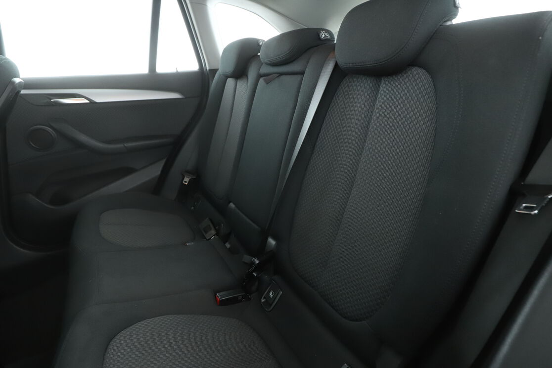 BMW X1 sDrive16d Lounge – Image 4