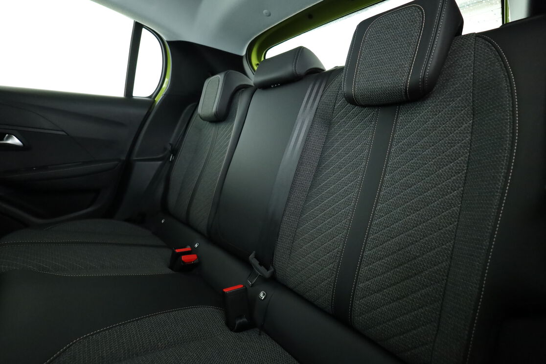 Peugeot 208 1.2 Hybrid Allure e-DCS6 – Image 11