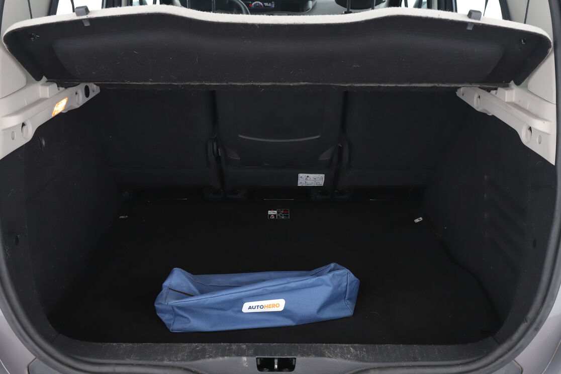 Renault Scenic 1.5 dCi Energy Life Eco2 – Image 10