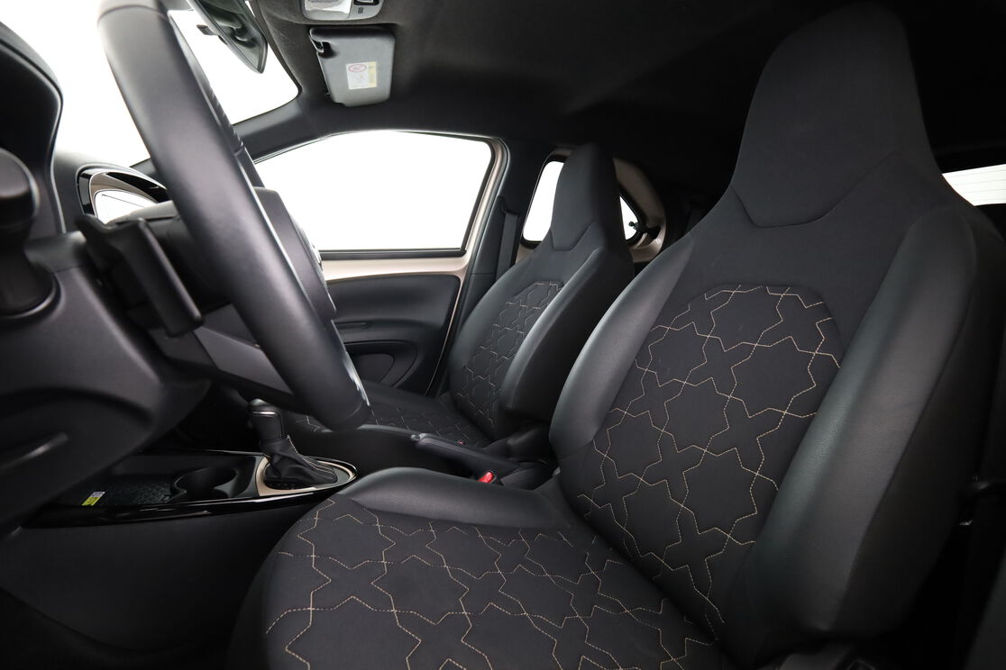 Toyota Aygo X 1.0 VVT-i Collection S-CVT – Image 9