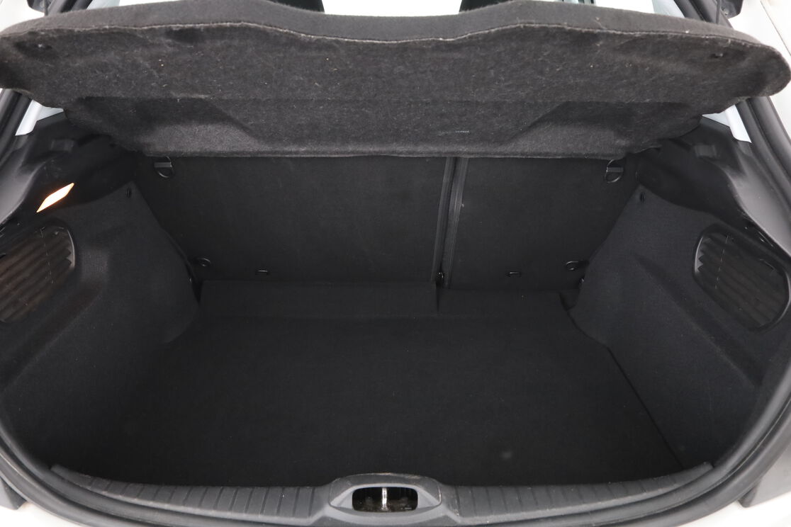 Peugeot 208 1.2 PureTech Allure Business – Image 11