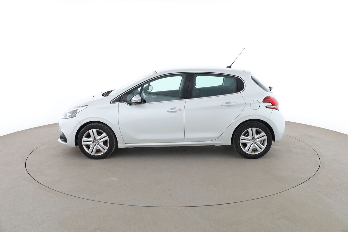 Peugeot 208 1.2 PureTech Allure Business – Image 13