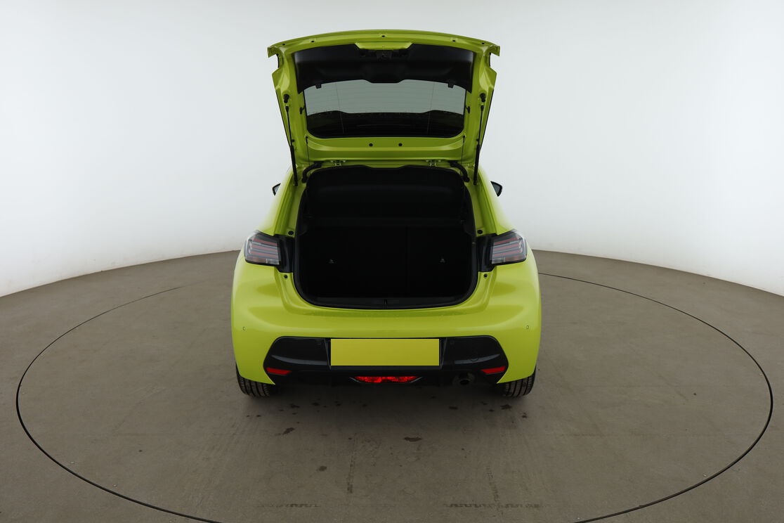 Peugeot 208 1.2 Hybrid Allure e-DCS6 – Image 13