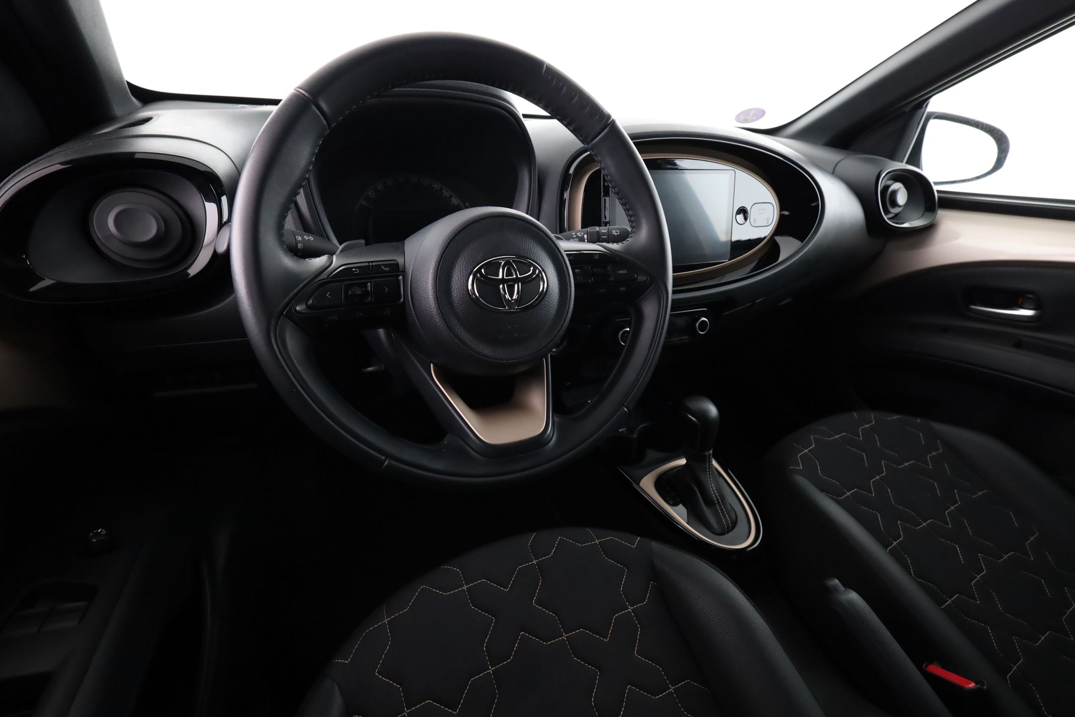 Toyota Aygo X 1.0 VVT-i Collection S-CVT – Image 13